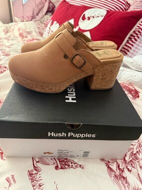Hush Puppies Poppy Tan Suede Cork-Block Heel Clogs, 9.5